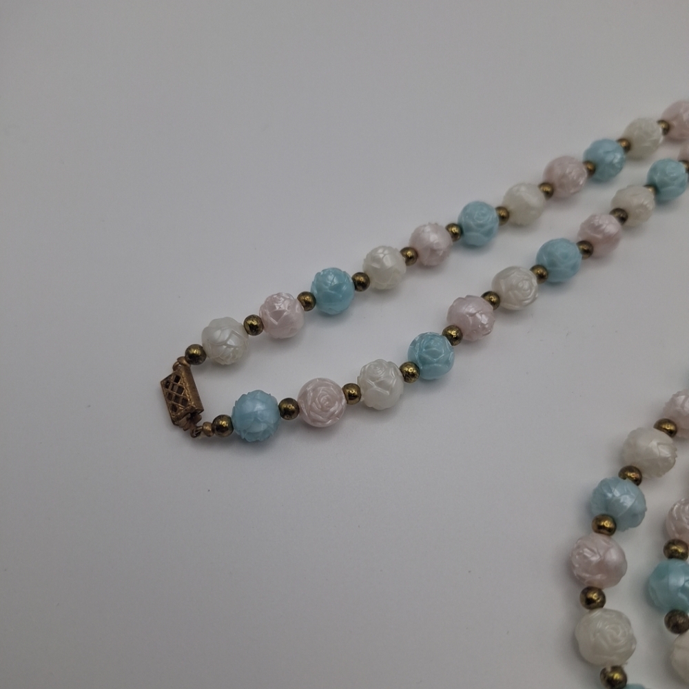 Vtg Blue White Pink Flower Beaded Necklace W/Gold Tone Beads & Box Clasp 52" - Picture 2 of 9